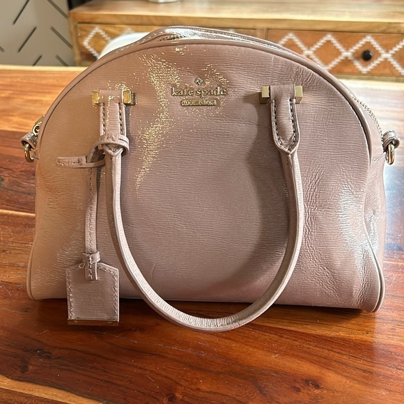 Kate Spade  Cedar Street Small Pearl Patent Leather Rosewater Women Bag - Picture 4 of 14